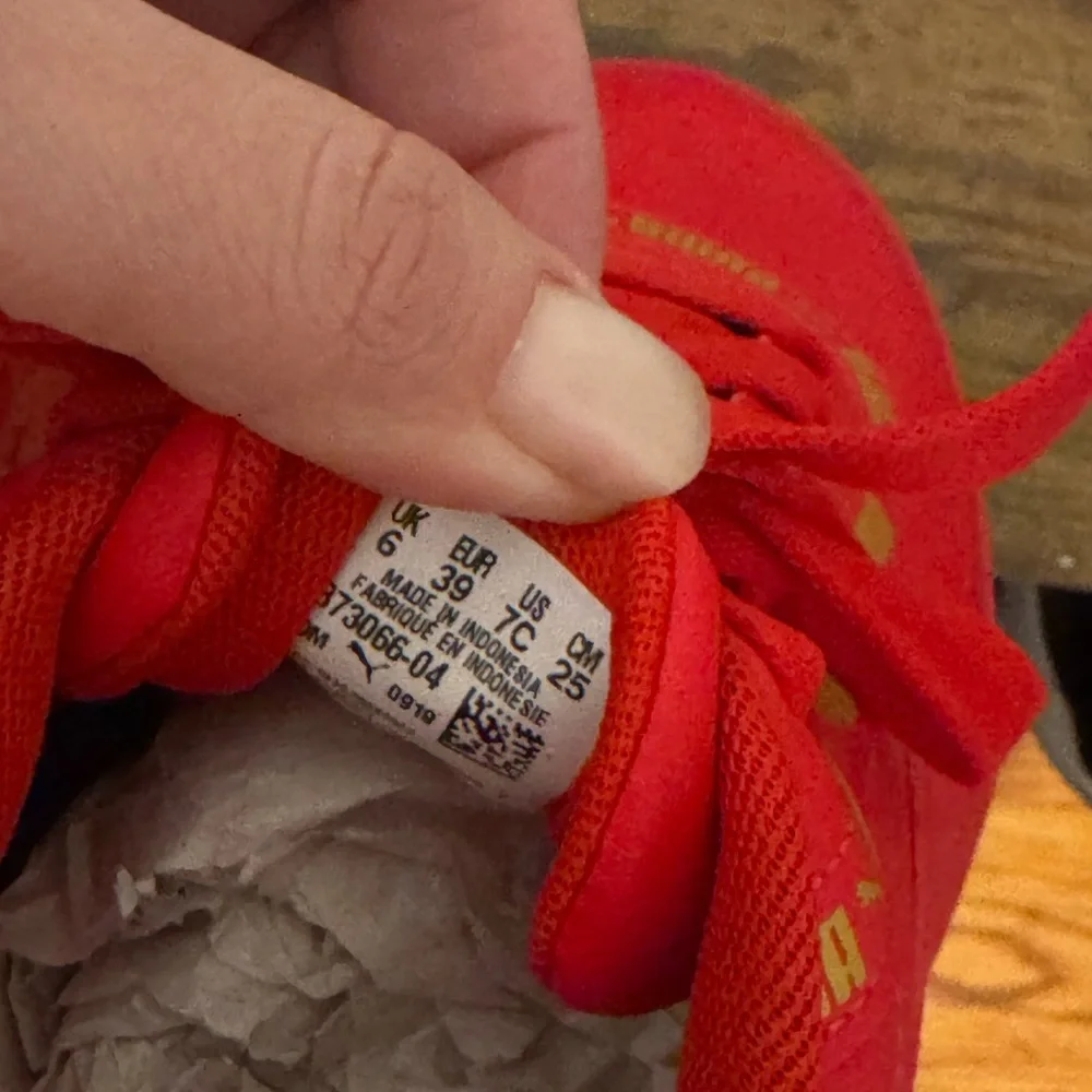 ❤️‍🔥❤️‍🔥 Cali Trainers Puma Fiery Red Sneakers with Yellow Highlights Size 8.5 - Picture 7 of 8